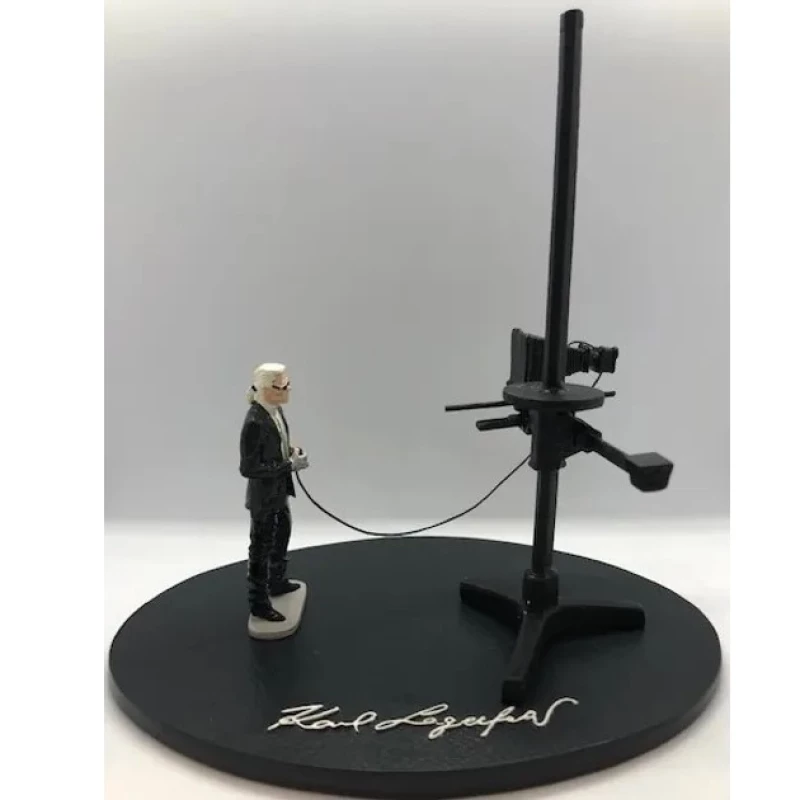 KARL LAGERFELD PHOTOGRAPHE - Les Civils Mode & Haute-Couture