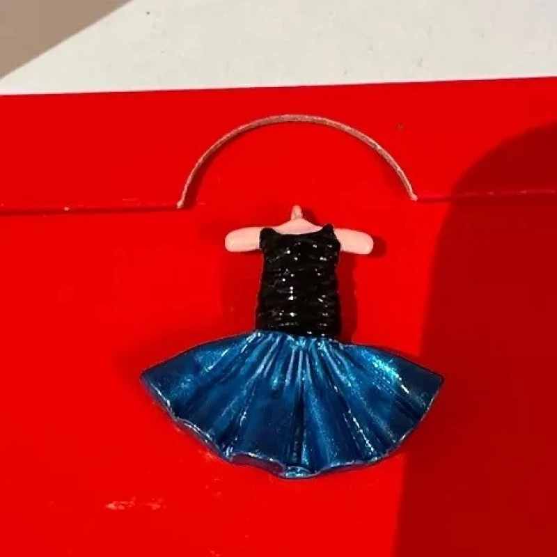 ROBE AVEC CINTRE NOTRE SIECLE VIE PARISIENNE - Les Civils Notre siècle / La Vie Parisienne/ Décors & Perso